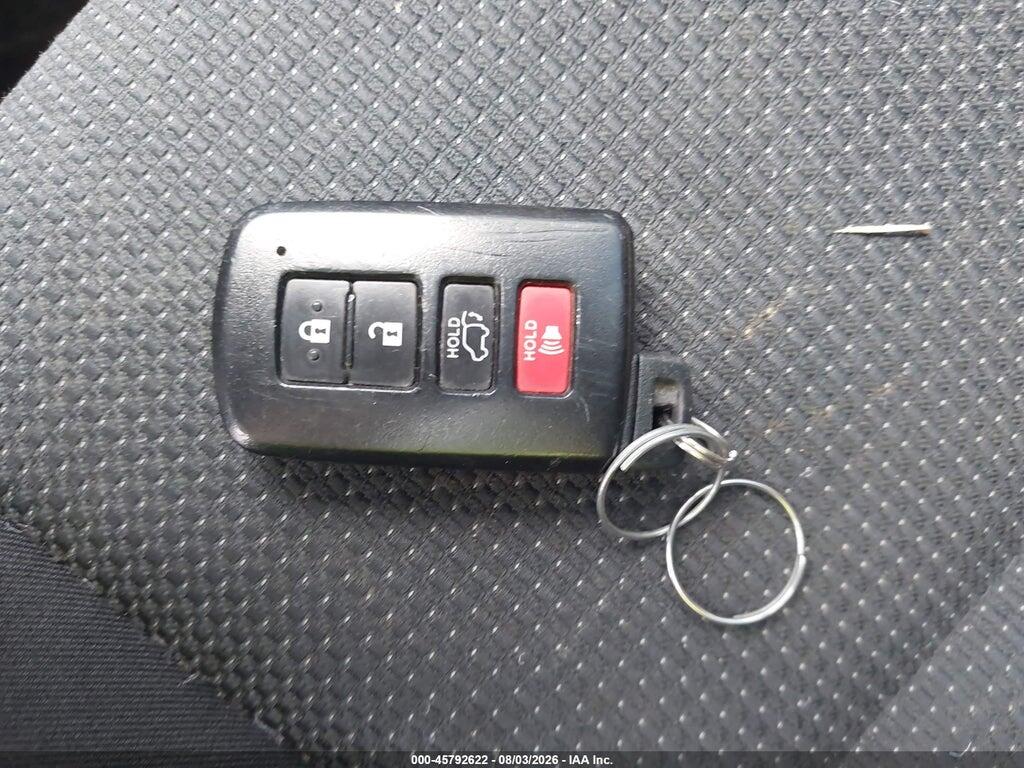 2T3RFREV6HW671095 2017 TOYOTA RAV4 photo no. 11