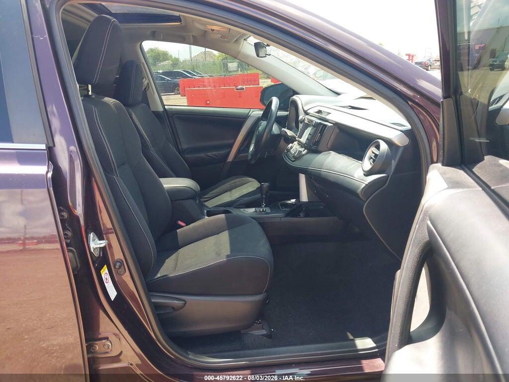 2T3RFREV6HW671095 2017 TOYOTA RAV4 photo no. 5