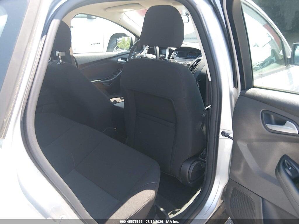 1FADP3F27HL320326 2017 FORD FOCUS photo no. 8