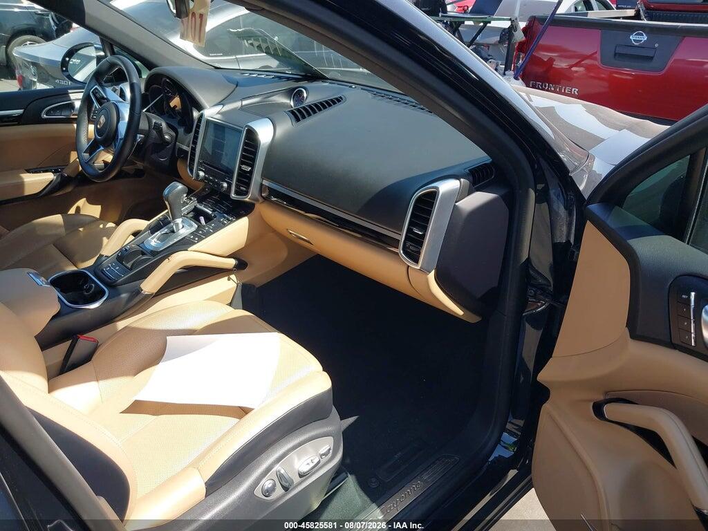 WP1AA2A26HKA91772 2017 PORSCHE CAYENNE photo no. 5