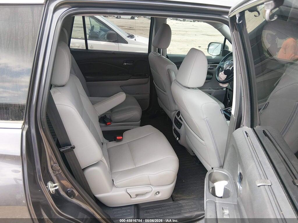 5FNYF6H07HB065501 2017 HONDA PILOT photo no. 8