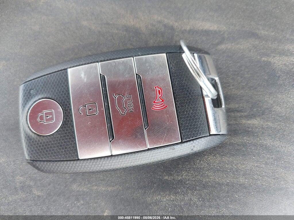 KNDCC3LC3H5080792 2017 KIA NIRO photo no. 11
