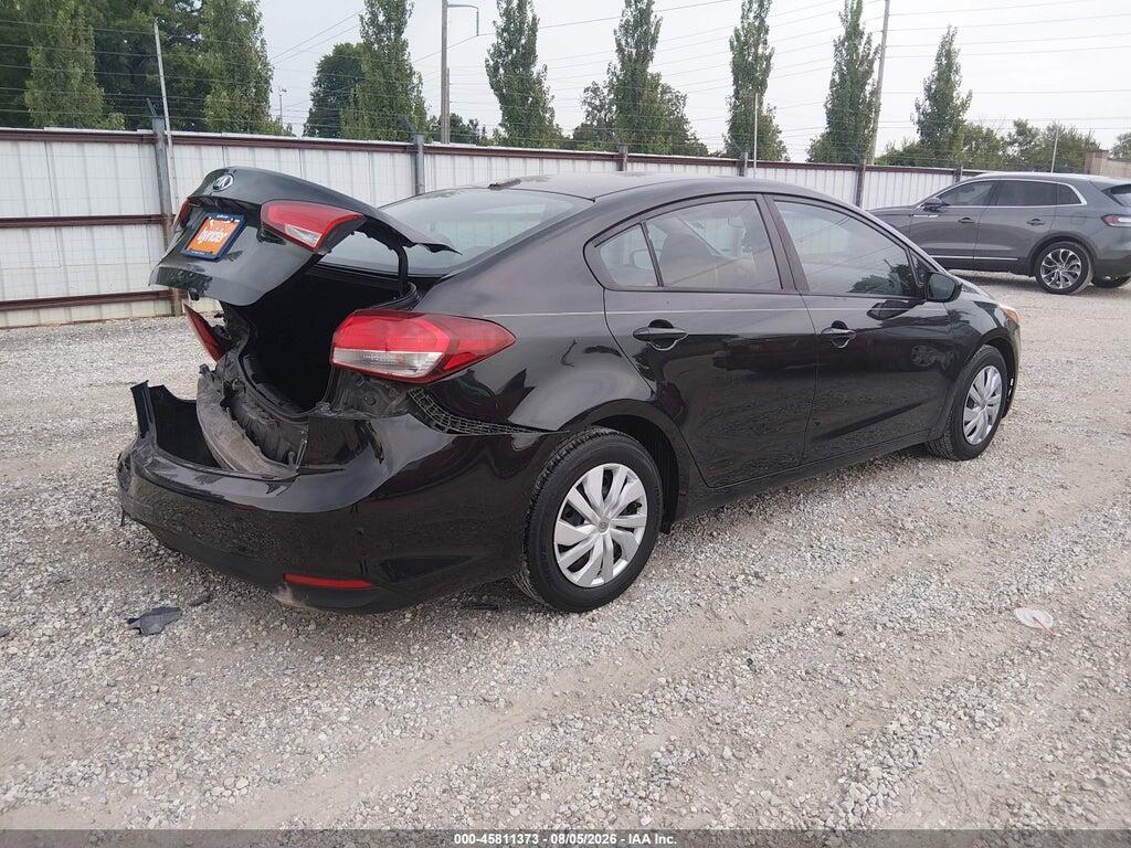 3KPFL4A70HE136961 2017 KIA FORTE photo no. 4