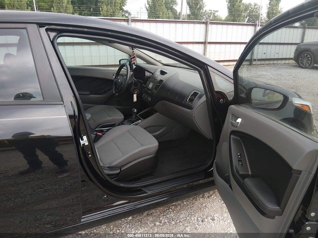 3KPFL4A70HE136961 2017 KIA FORTE photo no. 5