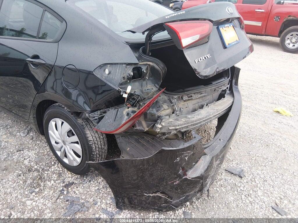 3KPFL4A70HE136961 2017 KIA FORTE photo no. 6