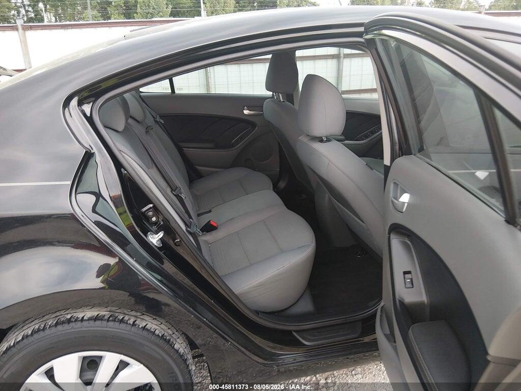 3KPFL4A70HE136961 2017 KIA FORTE photo no. 8
