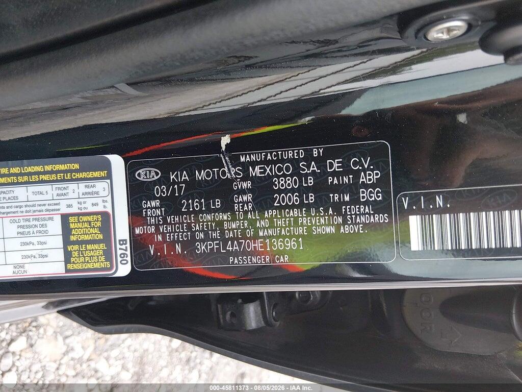 3KPFL4A70HE136961 2017 KIA FORTE photo no. 9