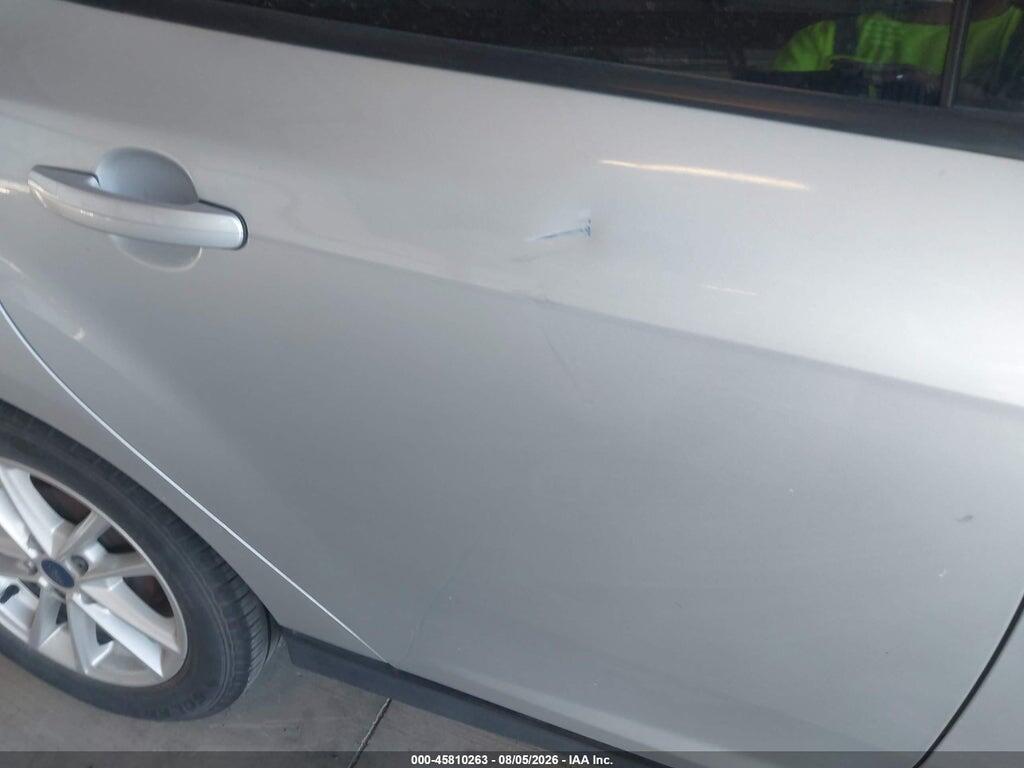 1FADP3K23HL214977 2017 FORD FOCUS photo no. 6