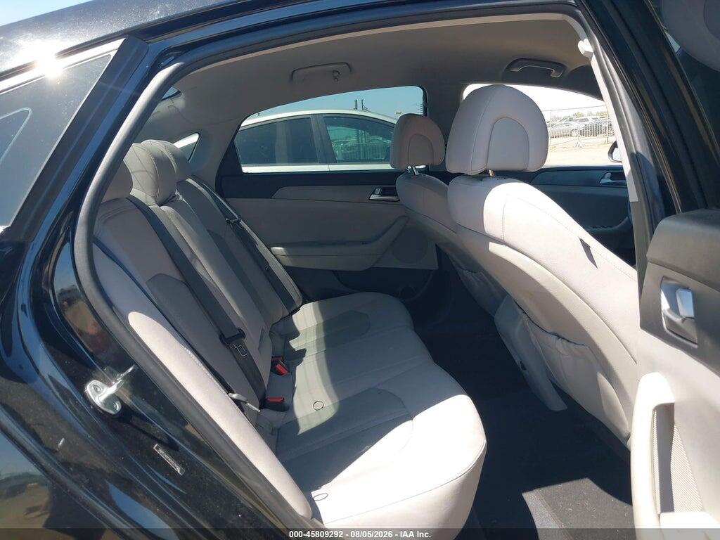 5NPE24AF4HH574402 2017 HYUNDAI SONATA photo no. 8
