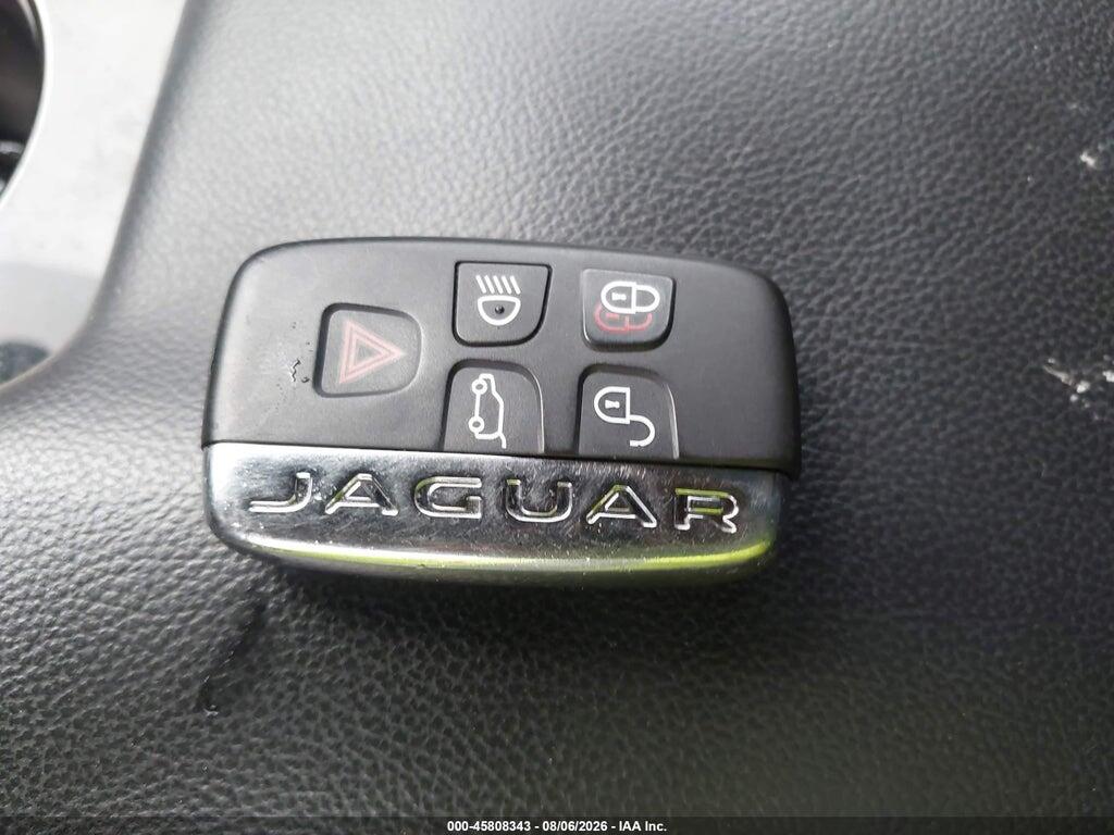 SADCJ2BV6HA489366 2017 JAGUAR F-PACE photo no. 11