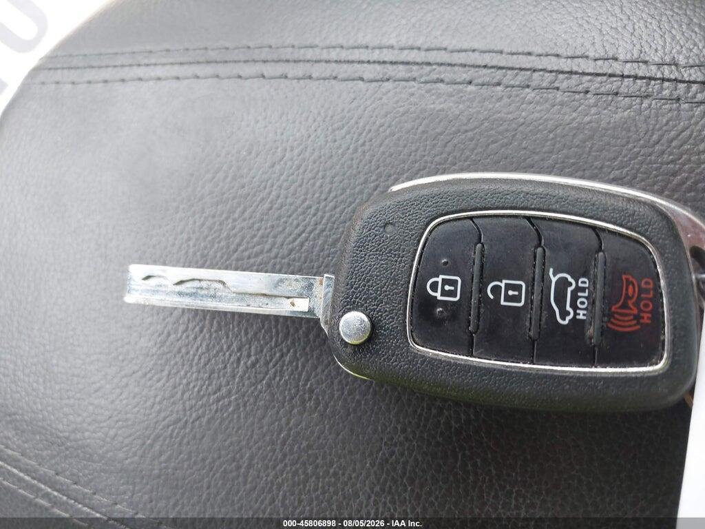 5NMZU3LB4HH029684 2017 HYUNDAI SANTA FE SPORT photo no. 11