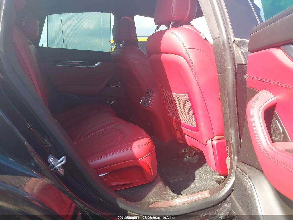 ZN661XUS6HX222586 2017 MASERATI LEVANTE photo no. 8