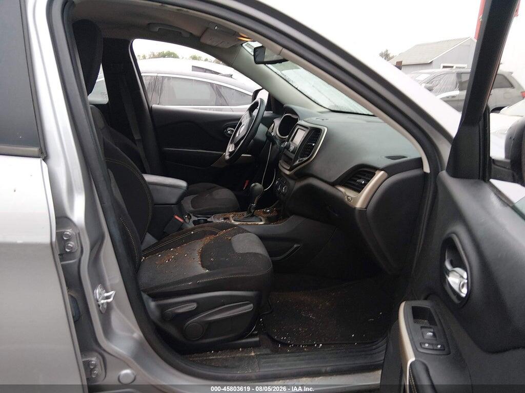 1C4PJMAS0HD221055 2017 JEEP CHEROKEE photo no. 5