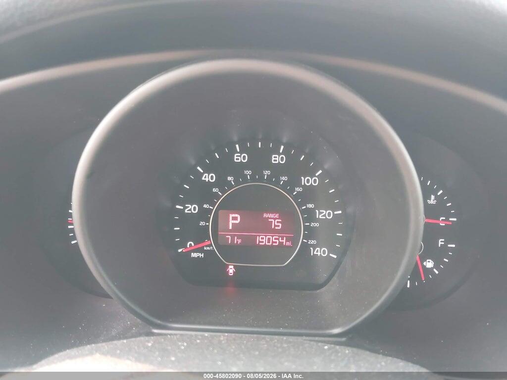 KNDJP3A59H7880405 2017 KIA SOUL photo no. 7