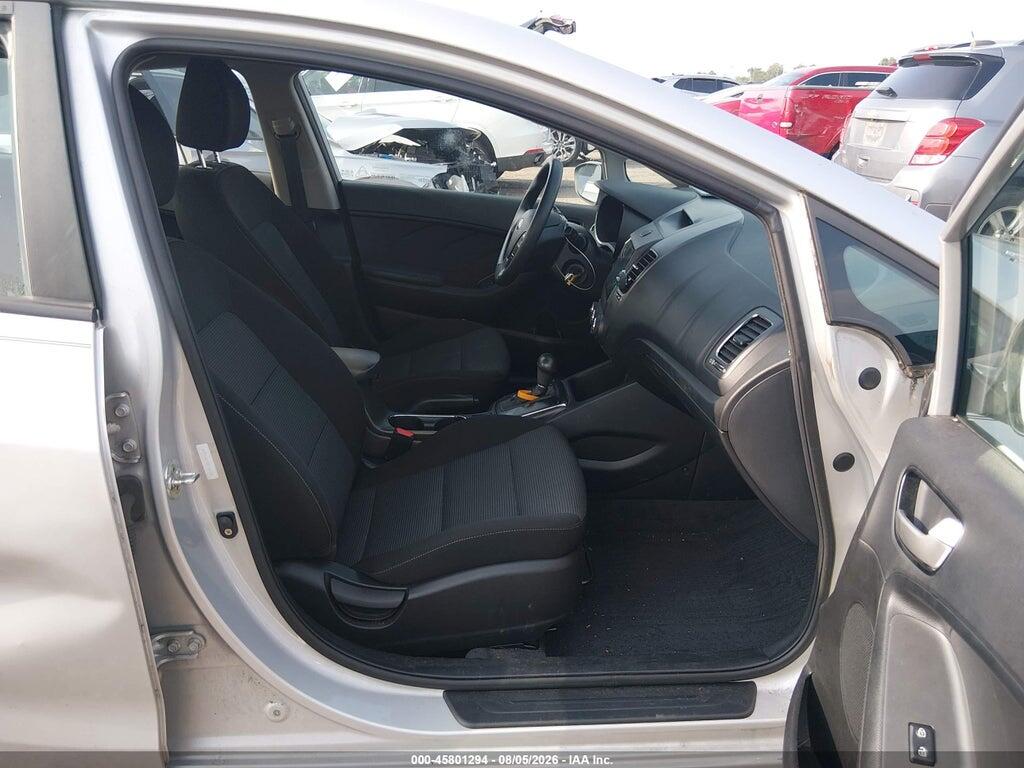 3KPFK4A74HE160120 2017 KIA FORTE photo no. 5