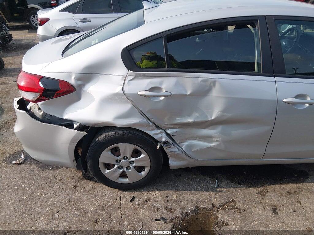 3KPFK4A74HE160120 2017 KIA FORTE photo no. 6