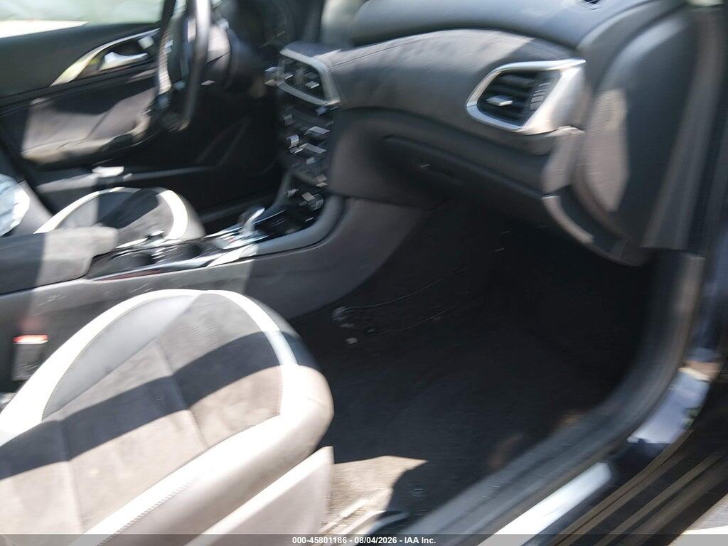 SJKCH5CP3HA024758 2017 INFINITI QX30 photo no. 5