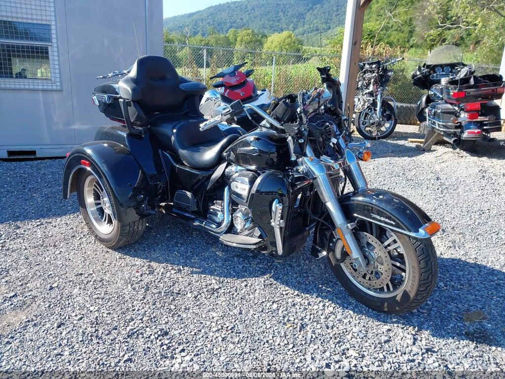 2017 HARLEY-DAVIDSON FLHTCUTG 1HD1MAD17HB857822