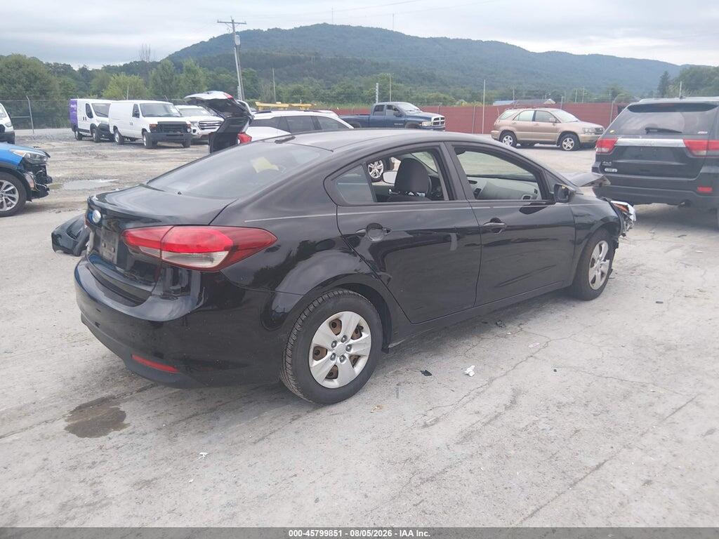 3KPFL4A74HE161202 2017 KIA FORTE photo no. 4
