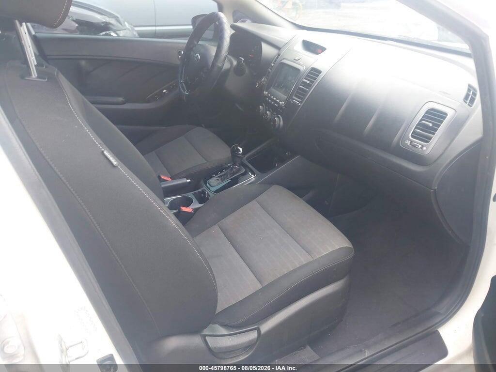 3KPFL4A71HE023133 2017 KIA FORTE photo no. 5