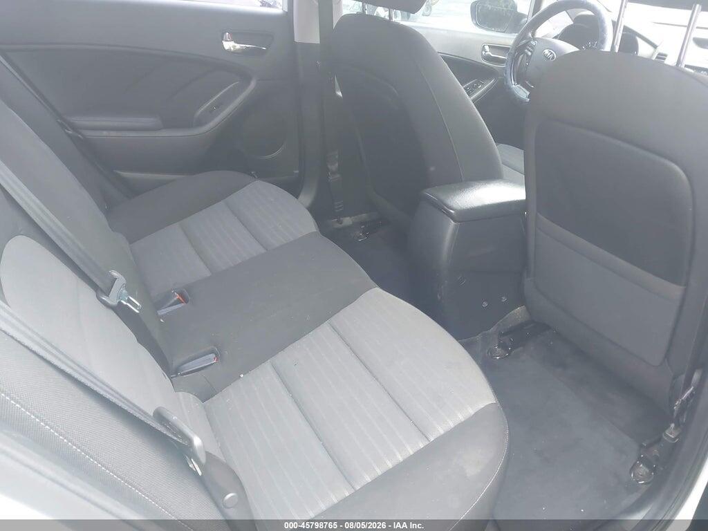 3KPFL4A71HE023133 2017 KIA FORTE photo no. 8