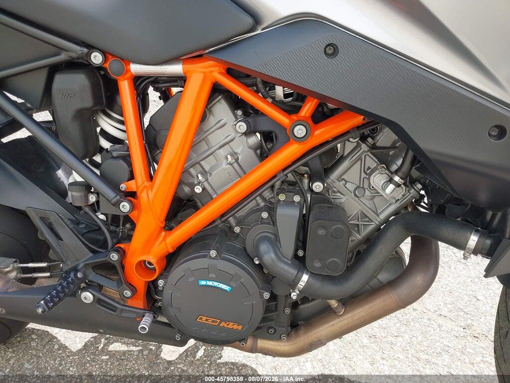 VBKV69404HM953865 2017 KTM 1290 photo no. 8
