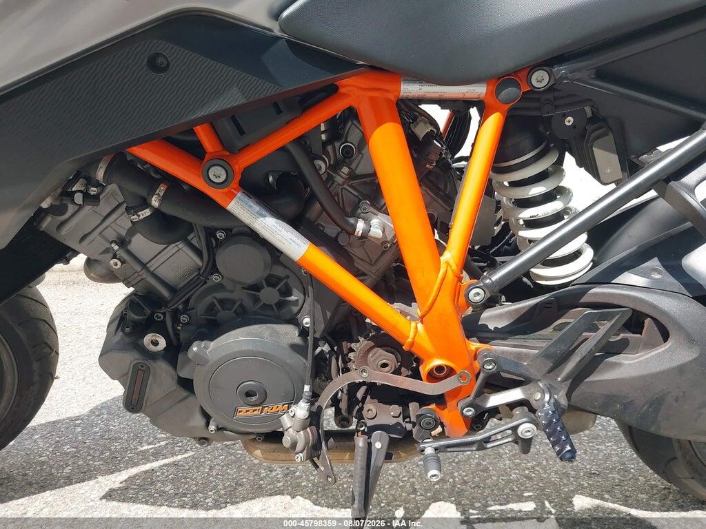 VBKV69404HM953865 2017 KTM 1290 photo no. 9