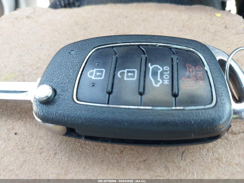 5NMZUDLBXHH012121 2017 HYUNDAI SANTA FE SPORT photo no. 11