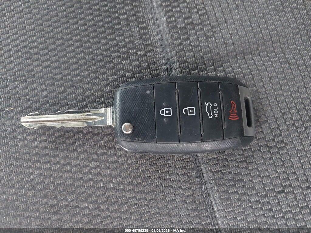3KPFK4A7XHE105932 2017 KIA FORTE photo no. 11