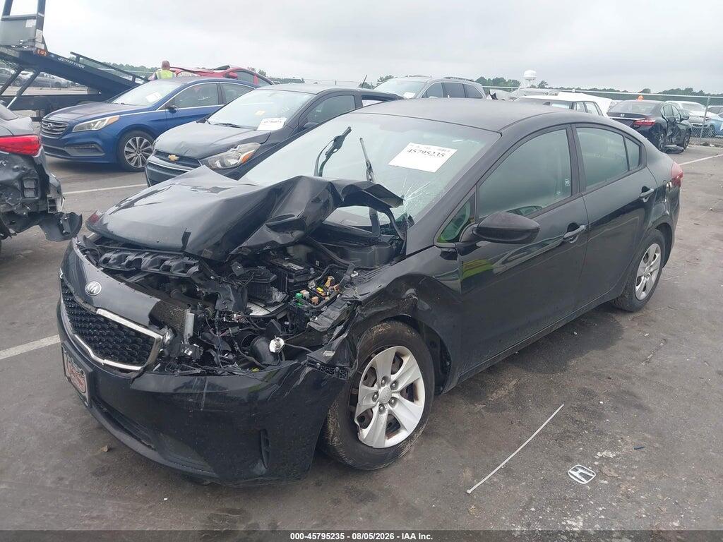 3KPFK4A7XHE105932 2017 KIA FORTE photo no. 2