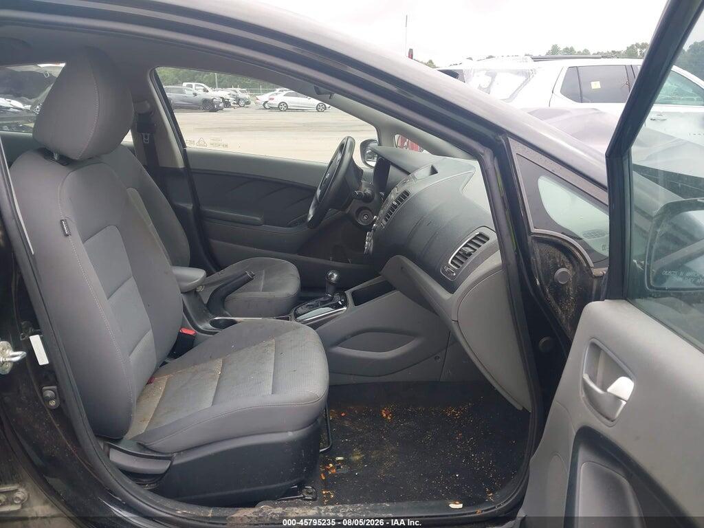 3KPFK4A7XHE105932 2017 KIA FORTE photo no. 5