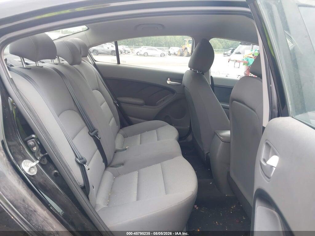 3KPFK4A7XHE105932 2017 KIA FORTE photo no. 8