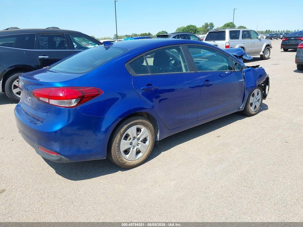 3KPFK4A72HE062946 2017 KIA FORTE photo no. 4