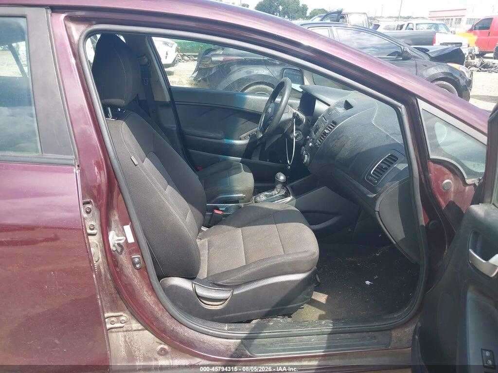 3KPFK4A76HE114062 2017 KIA FORTE photo no. 5