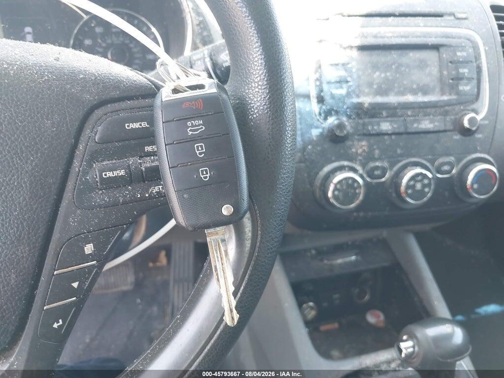 3KPFL4A70HE134126 2017 KIA FORTE photo no. 11