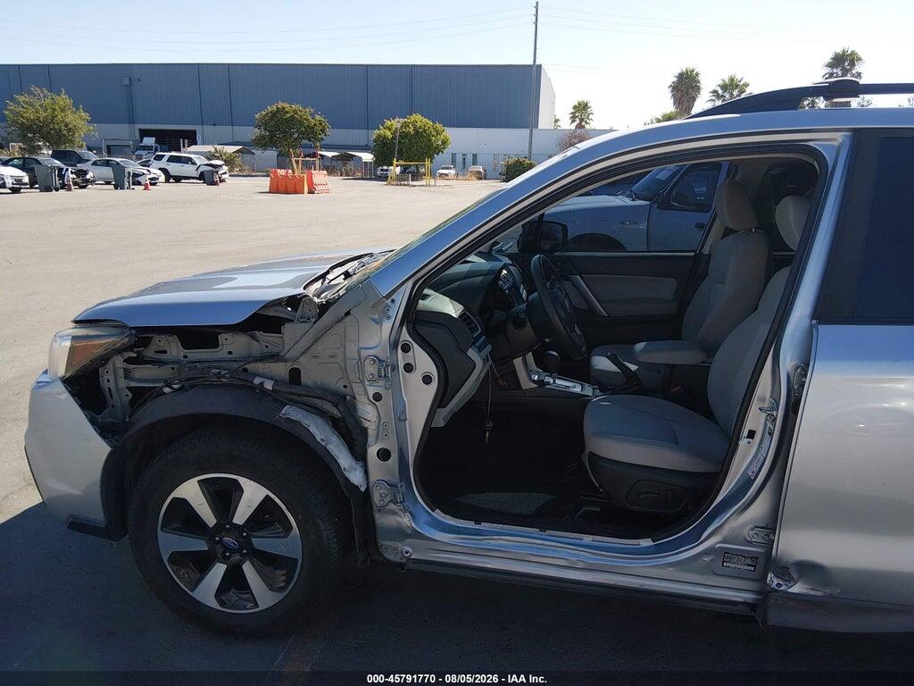JF2SJAEC8HH512392 2017 SUBARU FORESTER photo no. 6