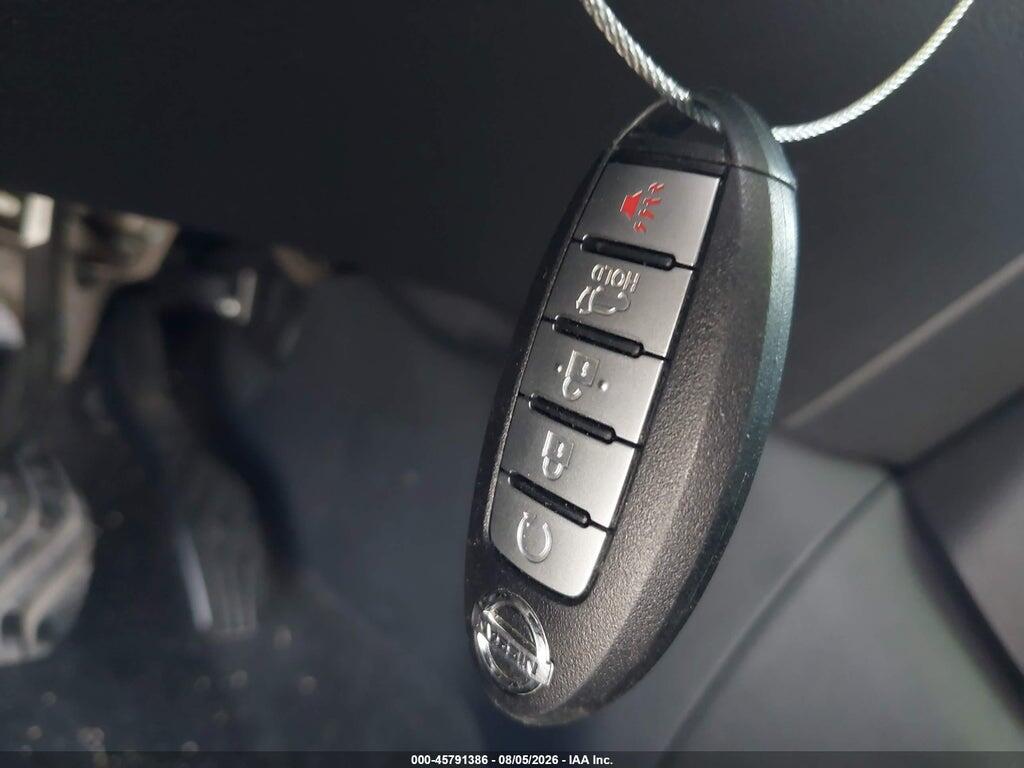 KNMAT2MT1HP528077 2017 NISSAN ROGUE photo no. 11