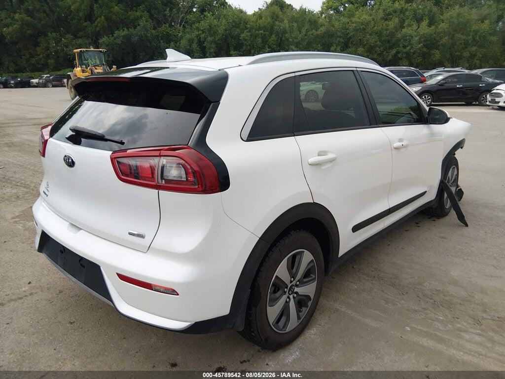KNDCB3LC2H5093133 2017 KIA NIRO photo no. 4