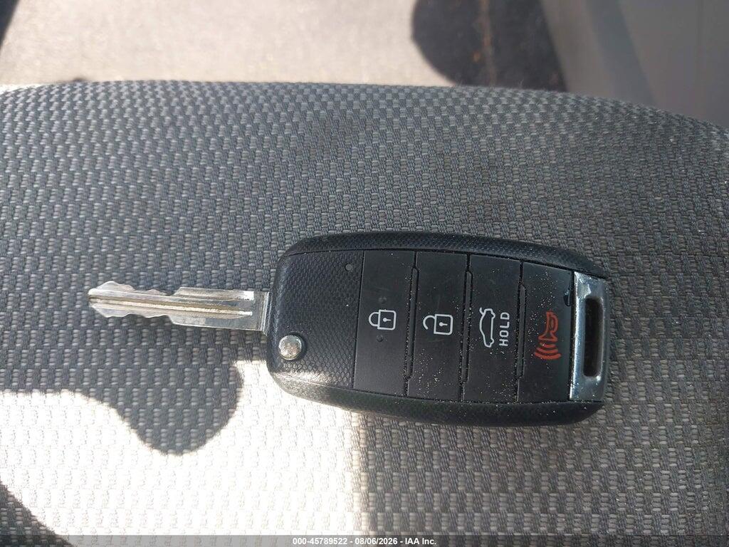 3KPFK4A77HE083498 2017 KIA FORTE photo no. 11