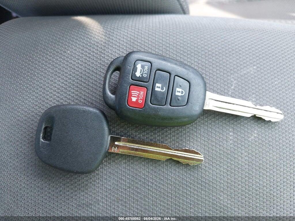 2T1BURHE8HC808891 2017 TOYOTA COROLLA photo no. 11