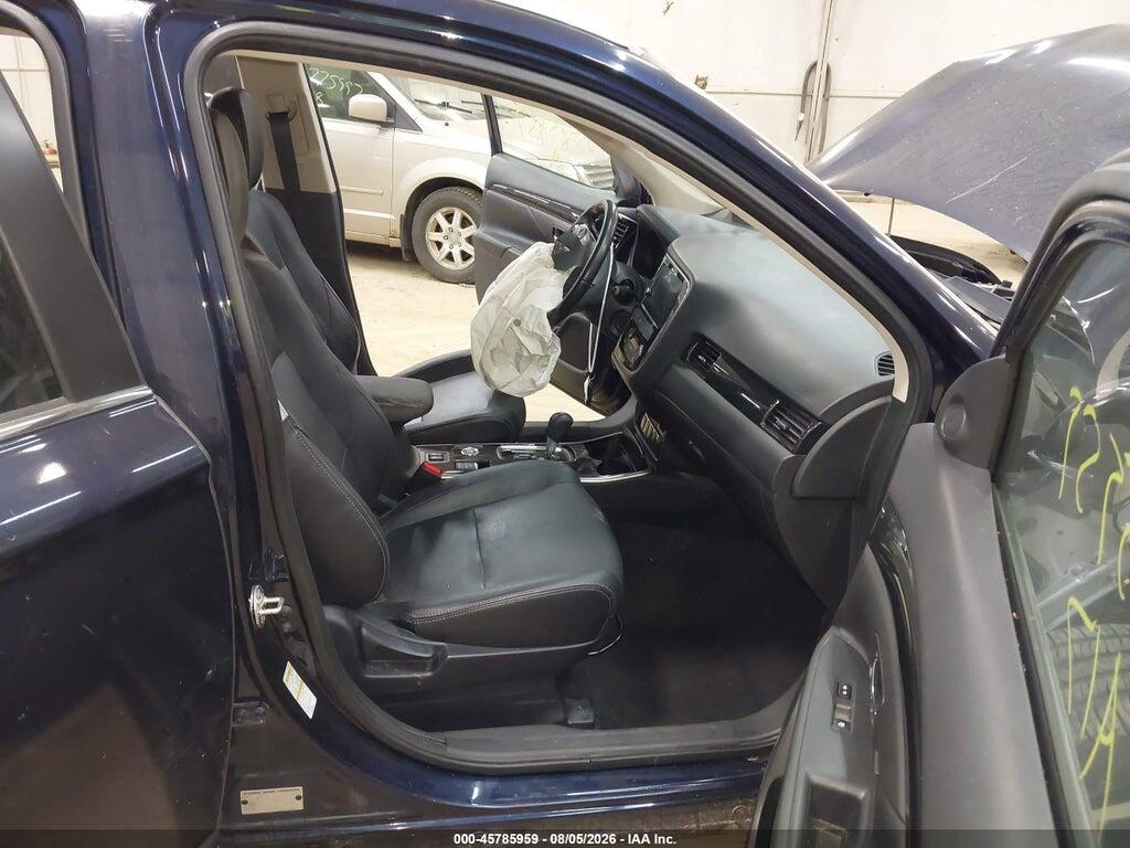 JA4AZ3A30HZ016768 2017 MITSUBISHI OUTLANDER photo no. 5