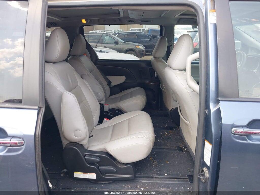 5TDDZ3DC7HS151987 2017 TOYOTA SIENNA photo no. 8