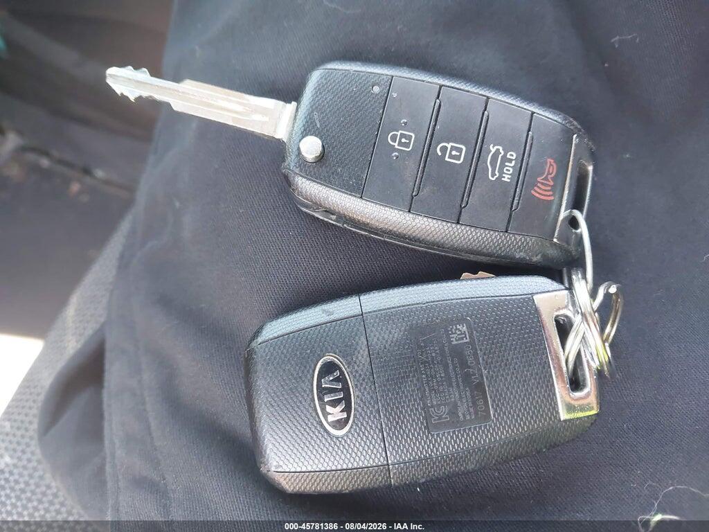 3KPFK4A73HE158472 2017 KIA FORTE photo no. 11