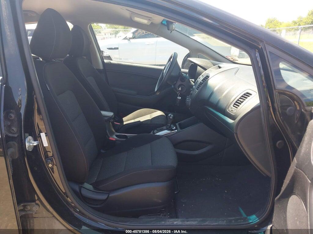 3KPFK4A73HE158472 2017 KIA FORTE photo no. 5