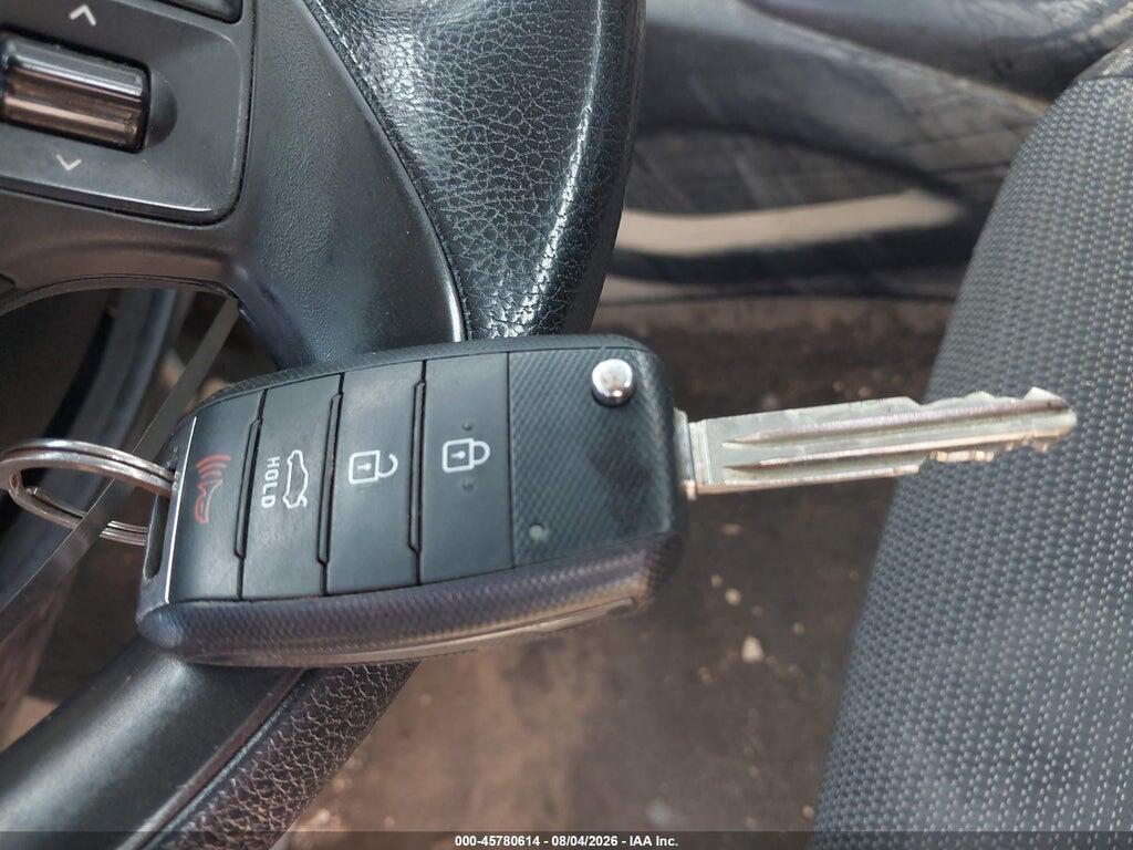 3KPFK4A72HE098880 2017 KIA FORTE photo no. 11