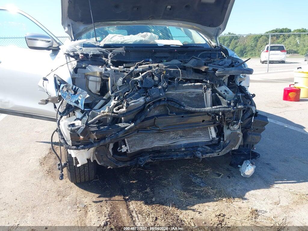5N1AT2MV9HC815560 2017 NISSAN ROGUE photo no. 5