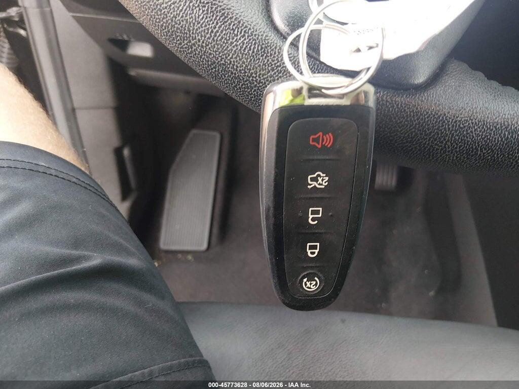 1FMCU9J90HUC71403 2017 FORD ESCAPE photo no. 11