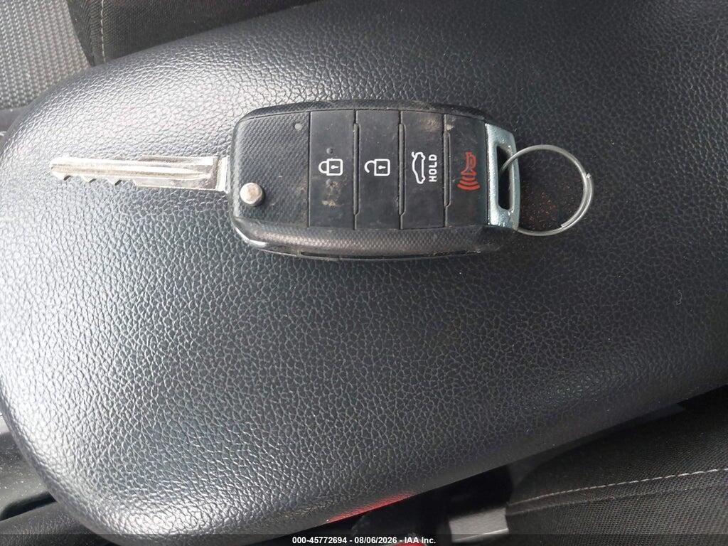 3KPFK4A73HE135922 2017 KIA FORTE photo no. 11