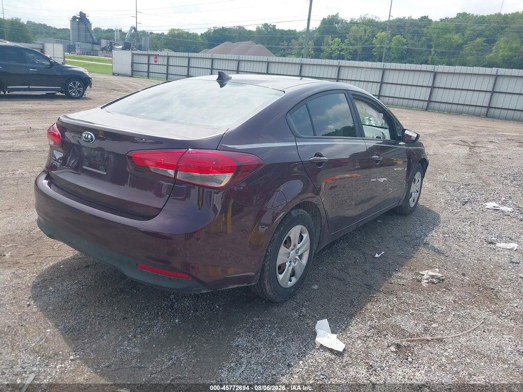 3KPFK4A73HE135922 2017 KIA FORTE photo no. 4