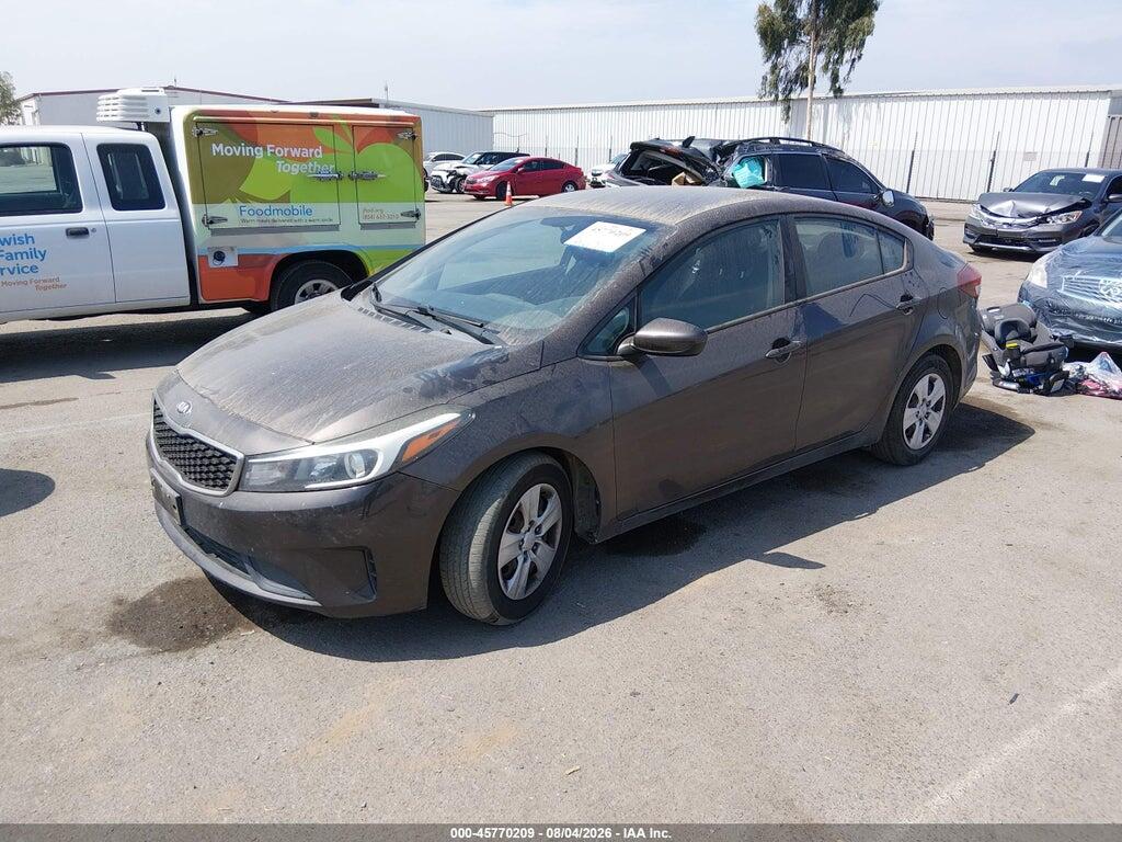 3KPFK4A72HE063501 2017 KIA FORTE photo no. 2